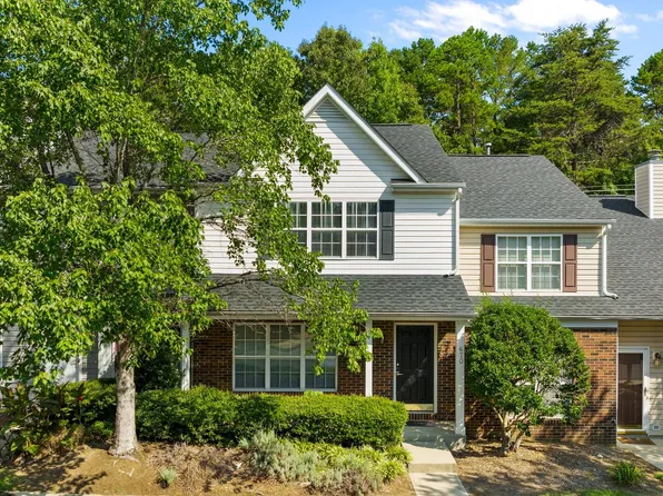 670 Emerald Cove Dr, Charlotte, NC 28262