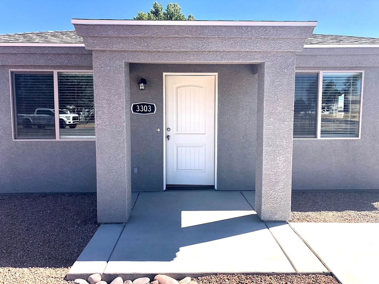 Cute 1 Bedroom 1 Bath Home! *Home Is Currently Occupied, Please Do Not Disturb The Tenants* — Photo 3