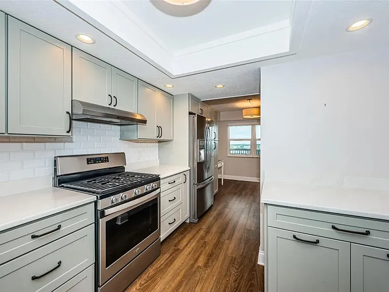 5400 Park St N #Penthouse 10 — Photo 10