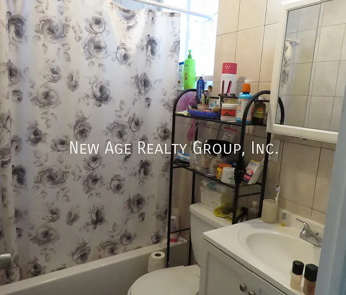 521 N 35th St #2 — Photo 5