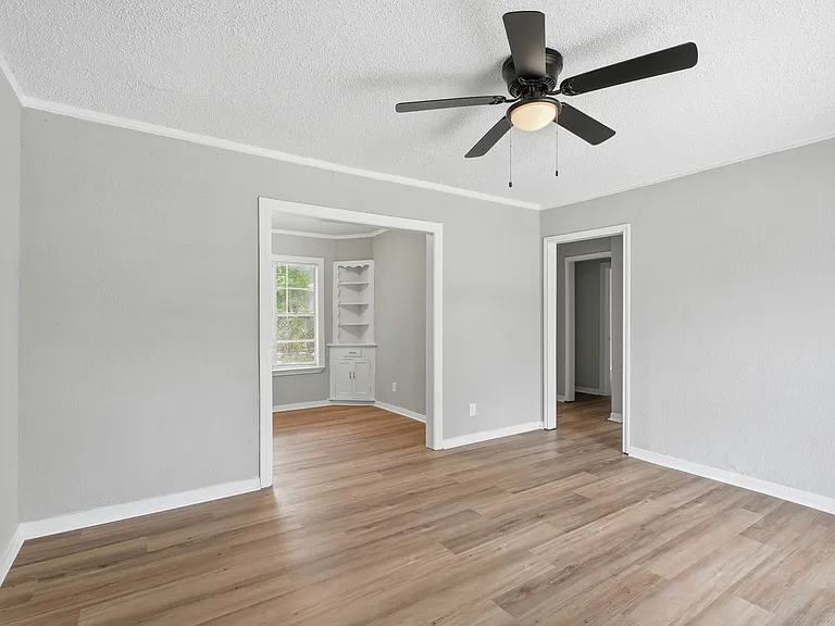 1717 Hemphill Dr — Photo 15
