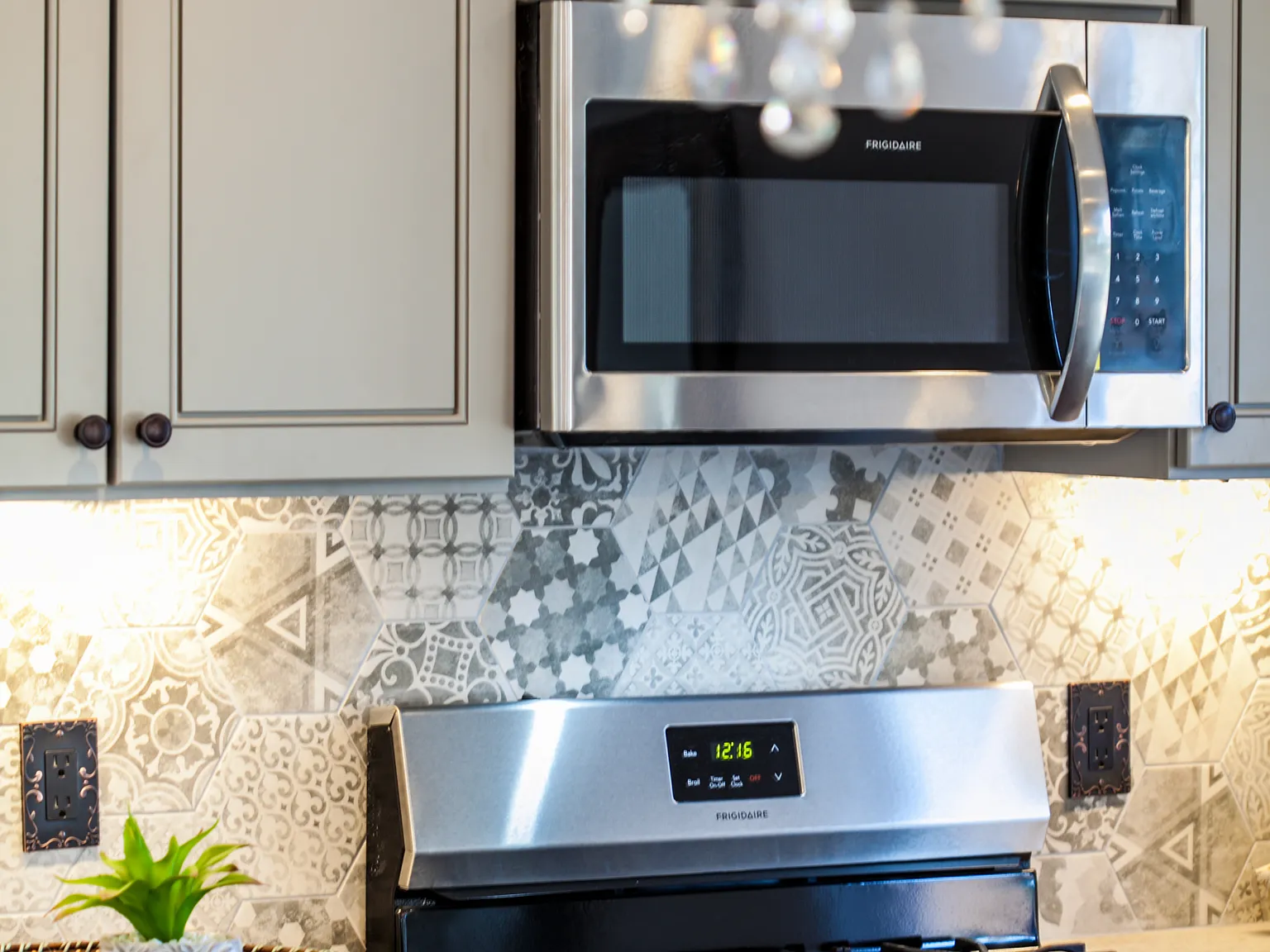 2 bed, $3,100 — Photo 4