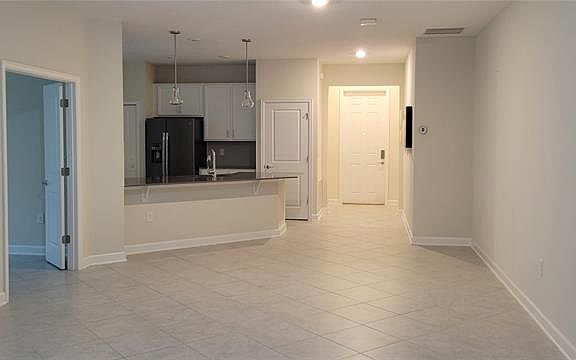 3rd image of 140 Taft Dr