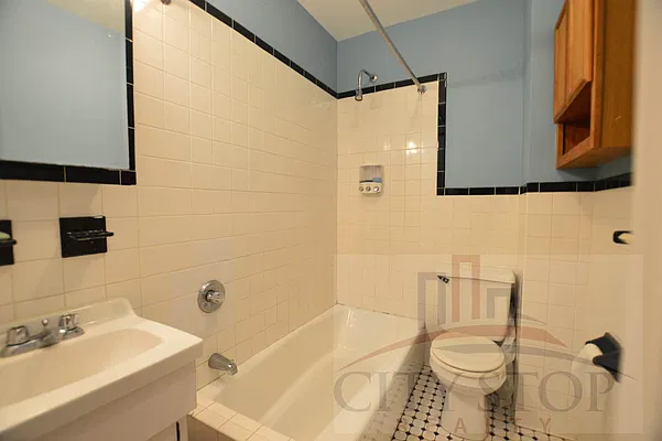 Rented by City Stop Realty | media 6