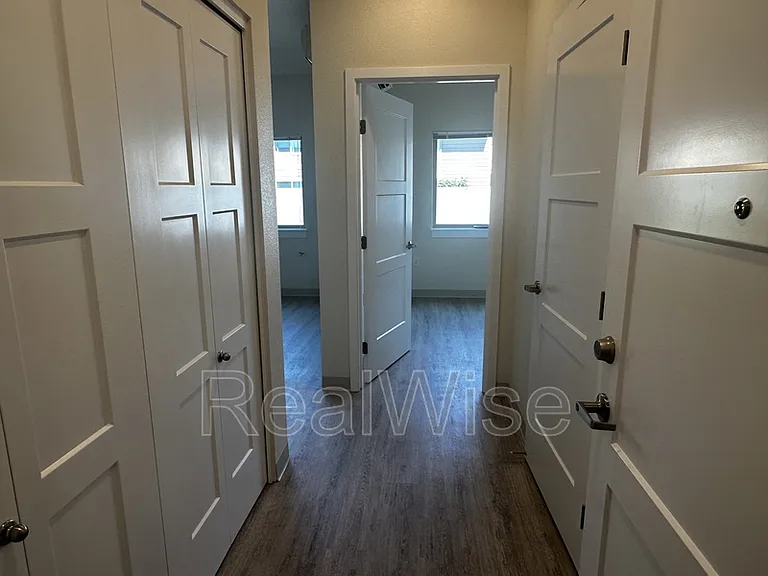 1935 Table Rock Rd #6 — Photo 6