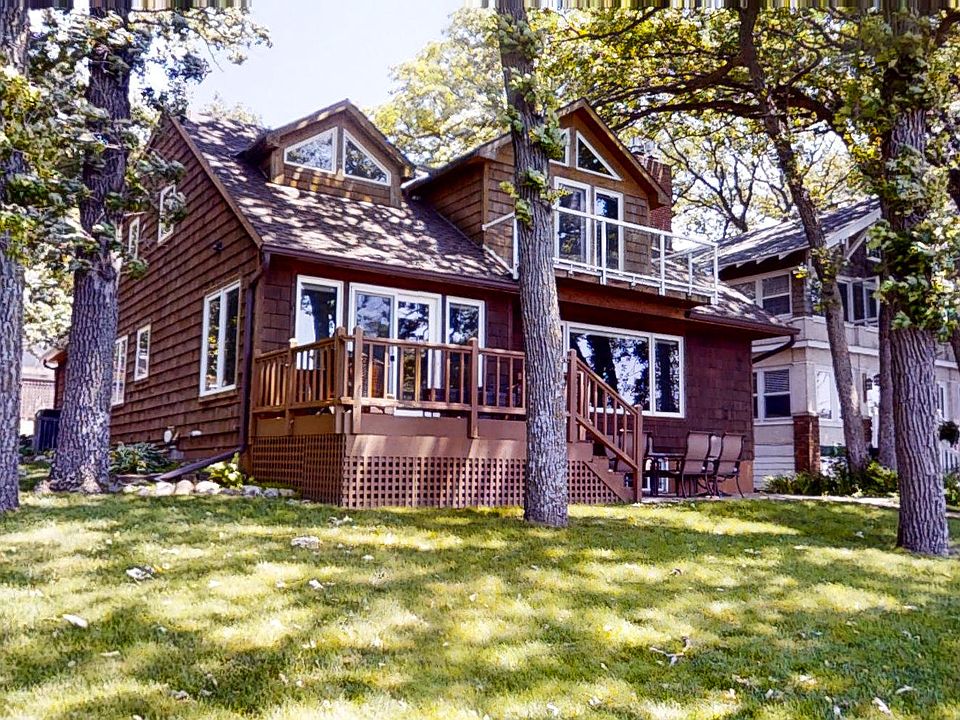 1st image of 1705 Lake Shore Dr