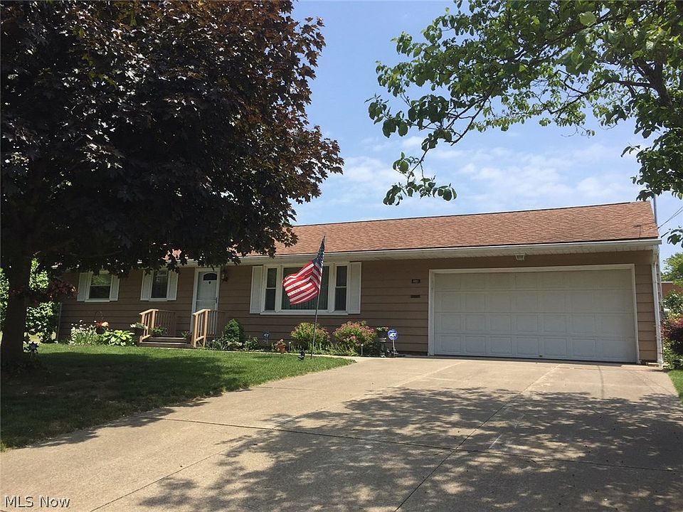 1st image of 681 Baker Dr