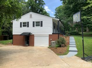 44 Rathfarnham Rd, Asheville, NC 28803