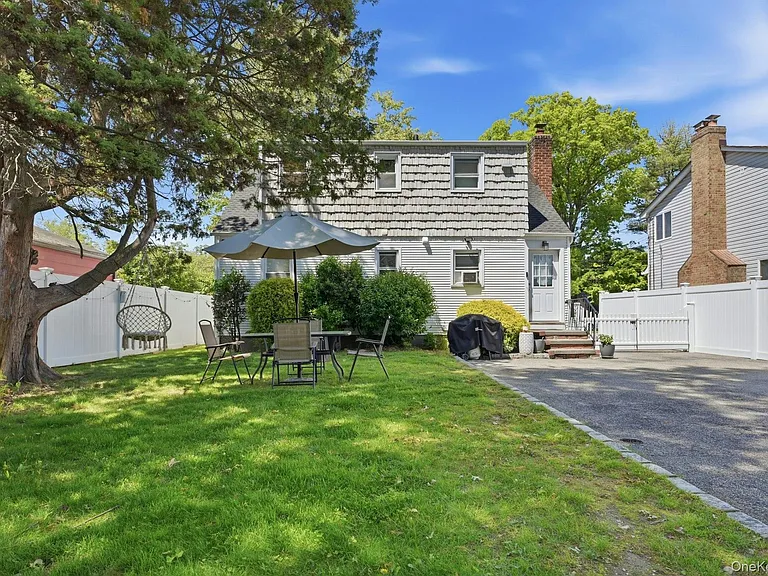 135 Woolsey Ave — Photo 21