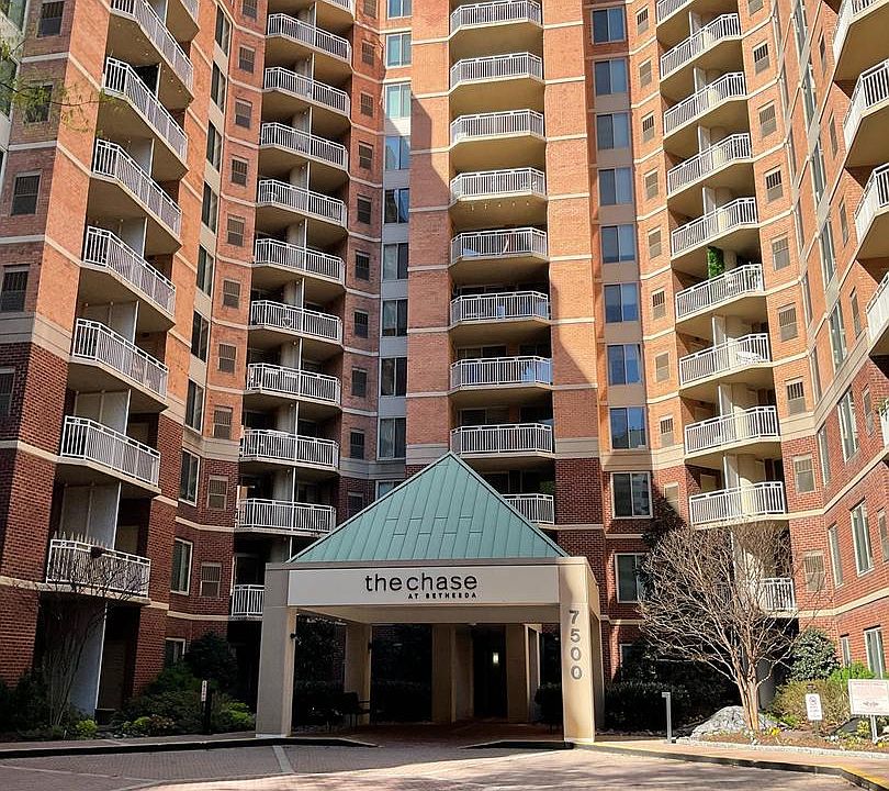 1st image of 7500 Woodmont Ave #S1005
