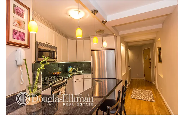 Sold by Douglas Elliman | media 22