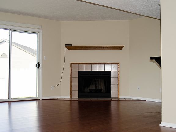 4th image of 1784 Rock Creek Dr
