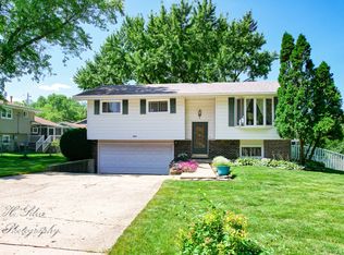 1215 Spruce St, Lake In The Hills, IL 60156