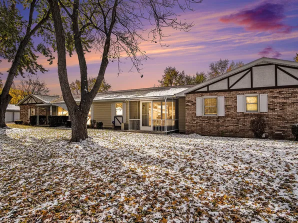 903 Andover Ct SE, Kentwood, MI 49508