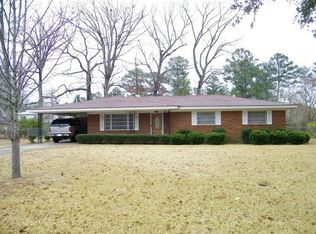 1302 Highland Dr, Waynesboro, MS 39367