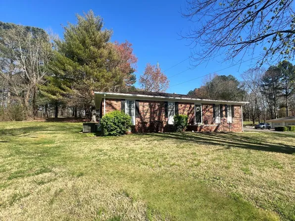 1082 Elm St, Martin, TN 38237