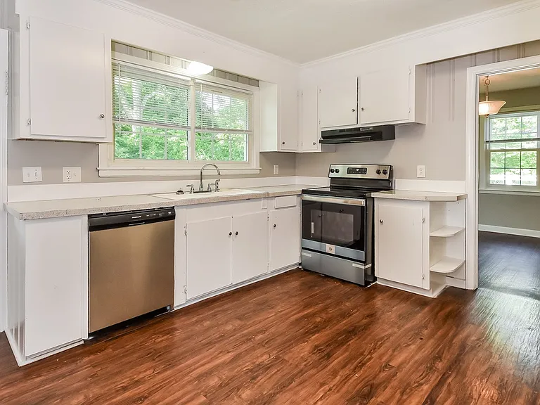 1587_020_kitchen_12984429.jpg