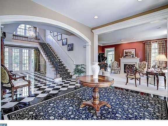 2nd image of 100 Centrenest Ln