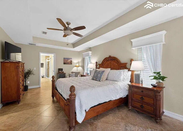 Master bedroom 1-5