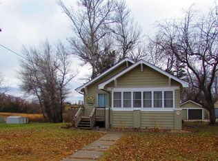 913 3rd St, Garretson, SD 57030