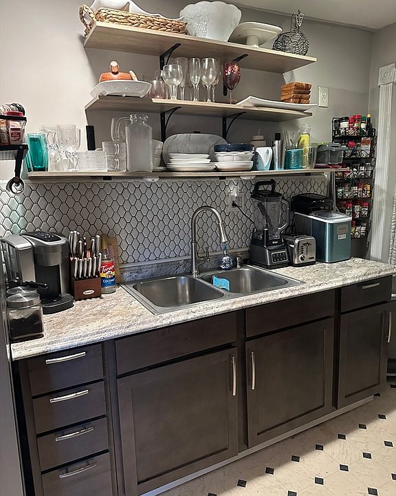 2nd image of 52 Warner St #0