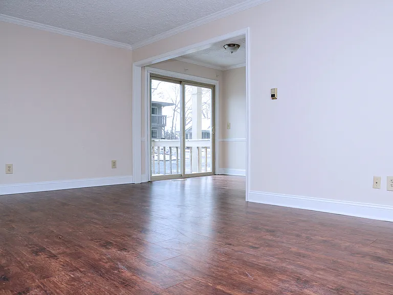 1394 Compton Ct - 2bed 1.5bath Townhome