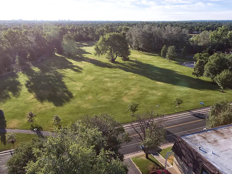 Weston Ridge Apartments — Photo 20