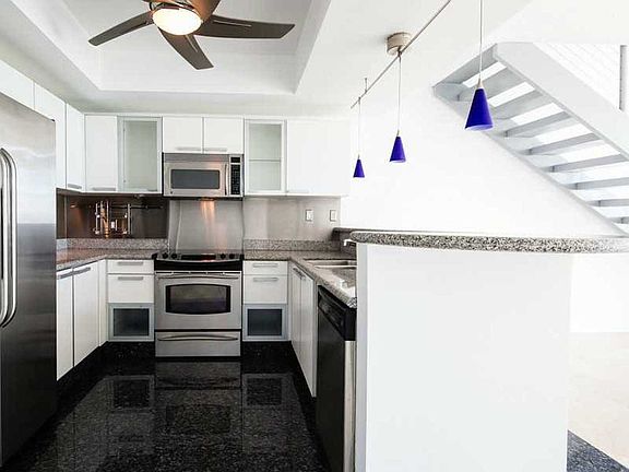 4th image of 2000 Bay Dr APT 404
