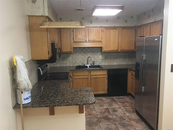 5th image of 3690 Carriage Oaks Dr