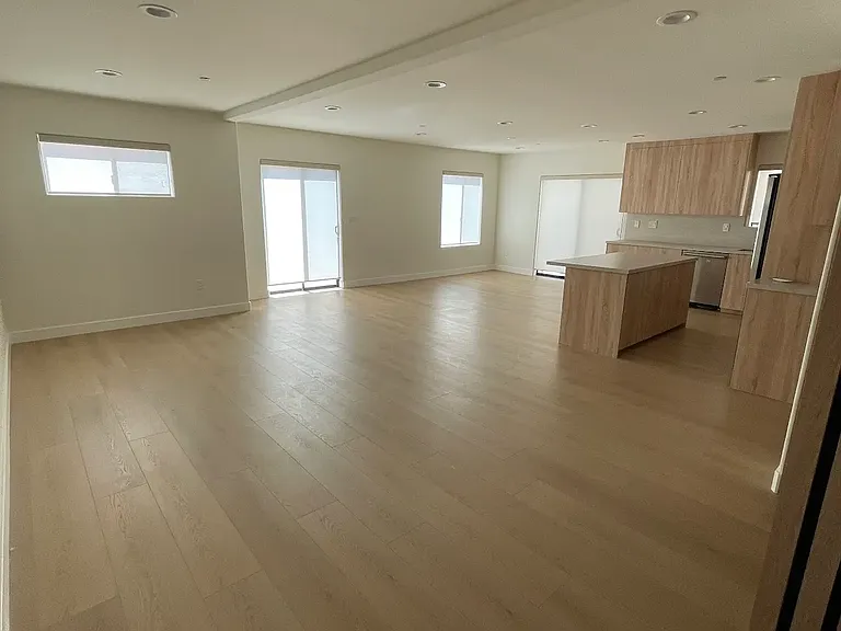 1146 N Hacienda Pl #4 — Photo 3