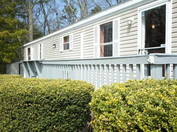 300 Nathan Ellis Highway #79, Mashpee, MA 02649