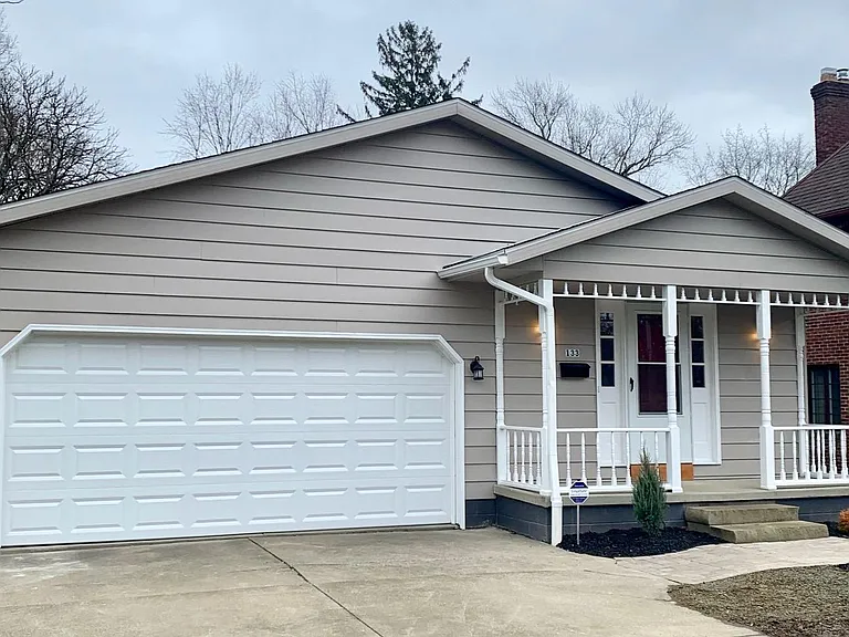 133 Castle Blvd — Photo 1