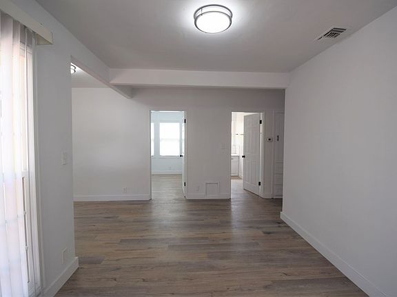 5th image of 721 N Hollywood Way #721