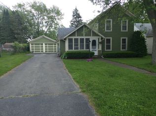 208 S Van Buren St, Batavia, IL 60510