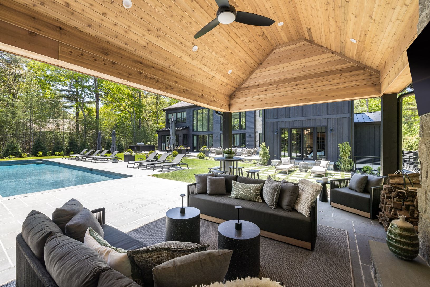  Pool Cabana