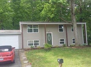 1038 Woodland Trails Dr, Fenton, MO 63026