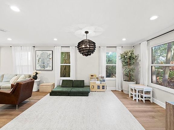 4th image of 2910 W ESTRELLA STREET