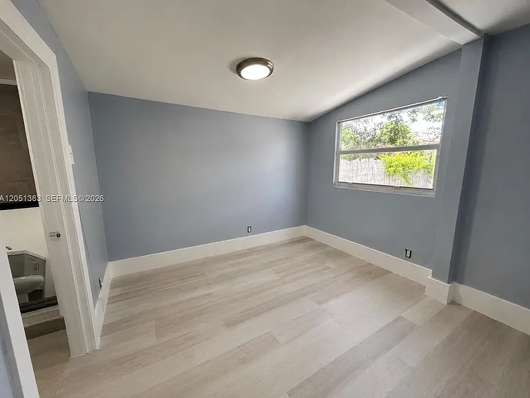 1872 NW 1st St #3 — Photo 3