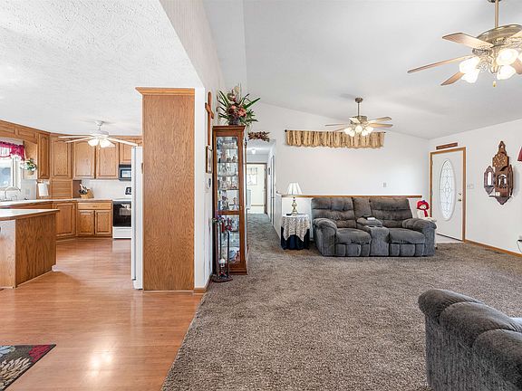 5th image of 1238 Sapphire Ln