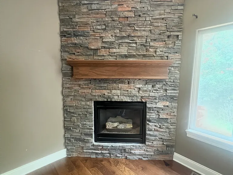 604 Harland Dr — Photo 5