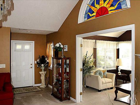 3rd image of 4670 Cobblestone Dr