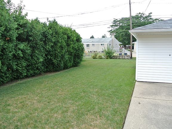 3rd image of 6611 Arcola St
