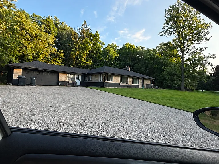 9205 Avery Rd — Photo 1