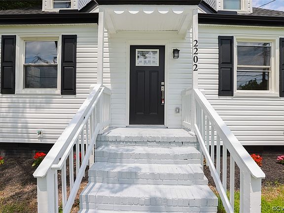 4th image of 2202 Byron St