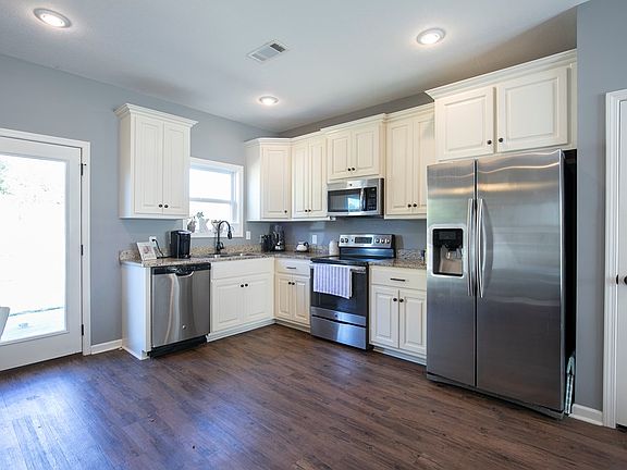 4th image of 158 Shelbi Dr