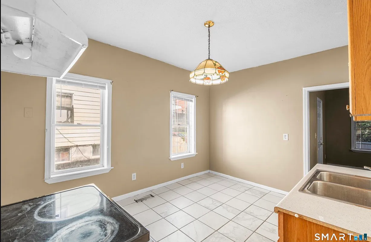 2 bed, 824 sqft, $1,400 — Photo 3