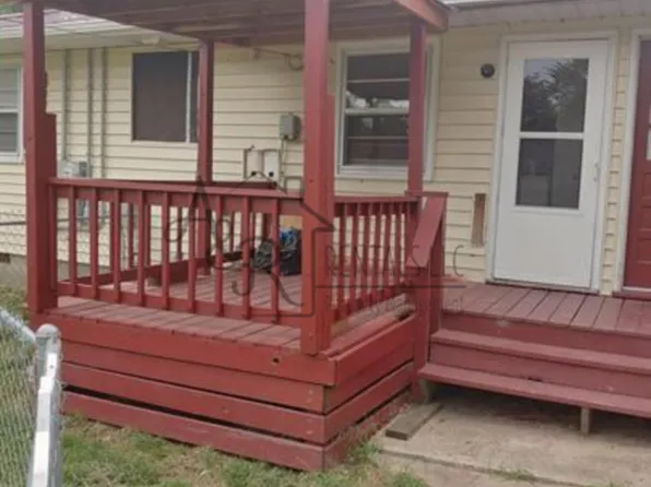 221 E 21st St #1/2, Pittsburg, KS 66762