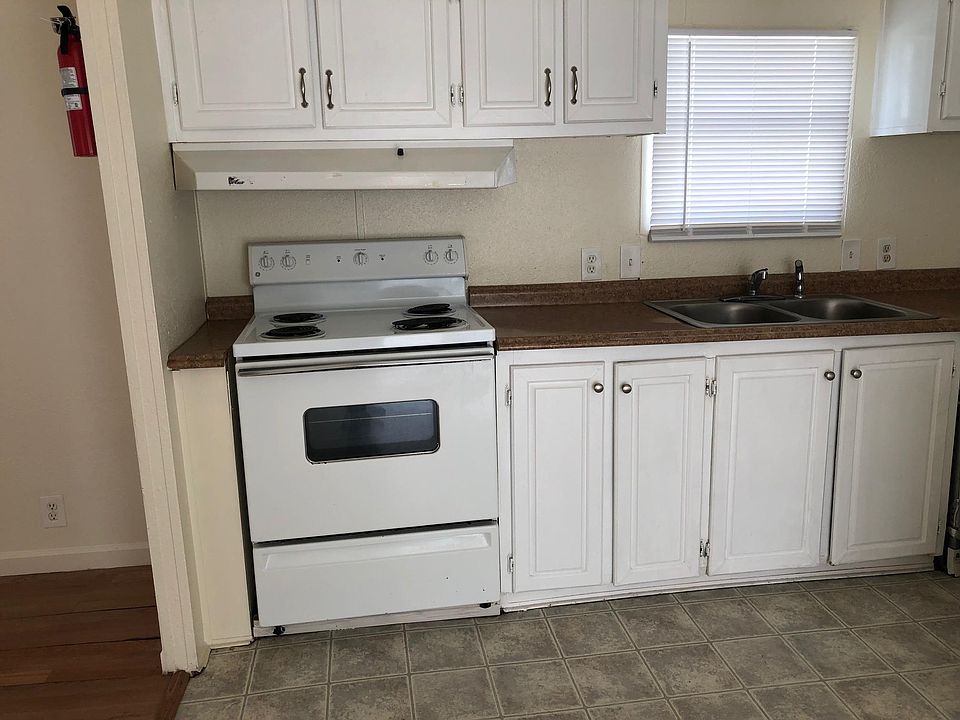 1st image of 2511 N Highway 35 Byp #9