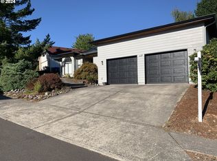 2240 SW Eleven Mile Dr, Gresham, OR 97080