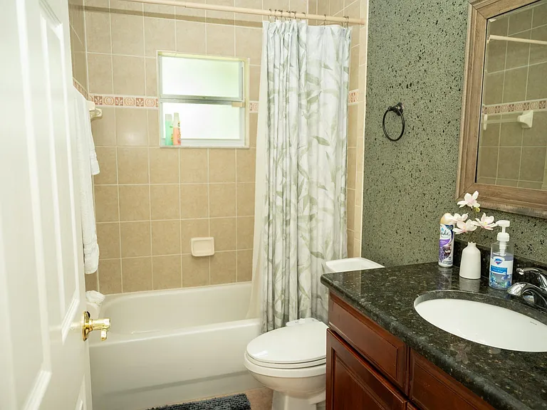2247 Pineland Ave — Photo 22